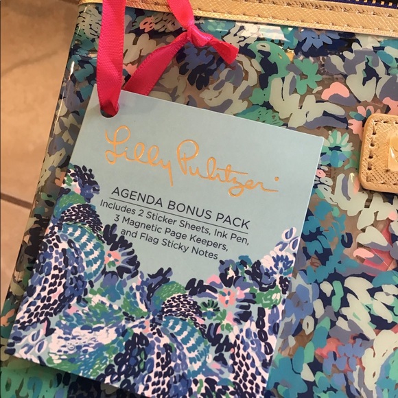 Lilly Pulitzer Agenda Bonus Pack - Picture 3 of 6